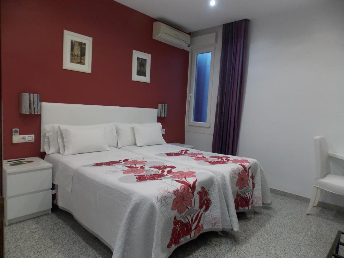 Pension Corbero Madrid Exteriör bild